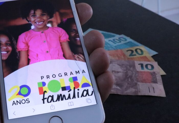 Governo Lula lança alternativa para sacar Bolsa Família