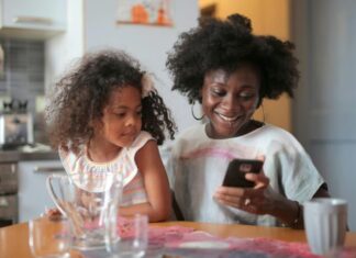 Novo auxílio de R$ 1.200 para mães solteiras no Bolsa Família 2024; Confira detalhes Novo auxílio de R$ 1.200 para mães solteiras no Bolsa Família 2024