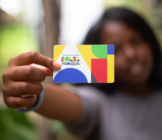 Projeto de lei propõe 13º salário para beneficiários do Bolsa Família