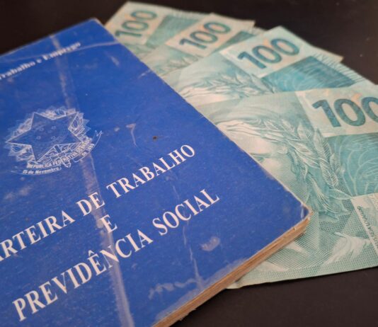 PIS 2026 Liberado: Veja como sacar o Abono Salarial hoje Salario Minimo no Brasil