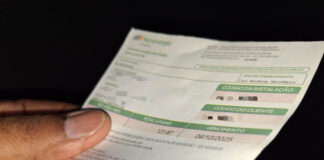 Projeto proíbe cobrança de juros e multas em contas atrasadas de serviços essenciais Como Solicitar a Restituição do ICMS na Conta de Luz: Veja Quem Tem Direito e Como Pedir o Reembolso