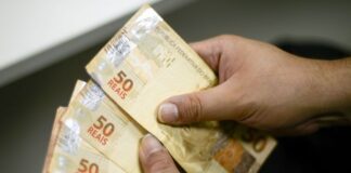 Estado antecipa pagamento do 13º e da folha de novembro para servidores da Educação