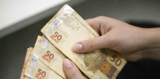 Mulheres ganham novo benefício do Governo e podem solicitar auxílio-salário por 6 meses Mulheres ganham novo benefício do Governo e podem solicitar auxílio-salário por 6 meses