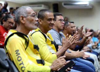 Governo da Bahia anuncia linha de crédito para compra de moto nova para Mototaxistas Estado entrega mais de 200 certificados, kits de proteção e bags para mototaxistas e motofretistas da Bahia