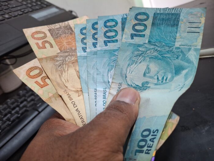 Caixa lança microcrédito de até R$ 21 mil para inscritos no CadÚnico; veja quem pode participar