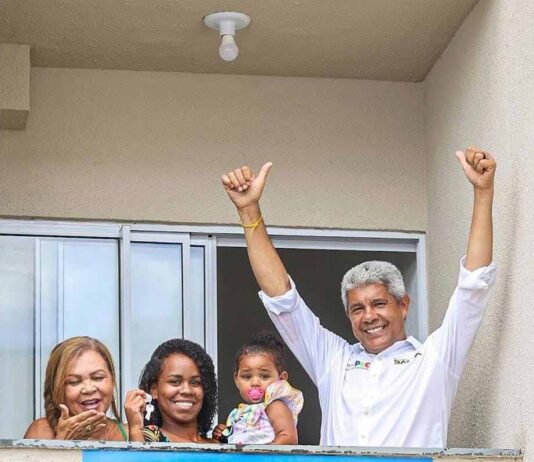 Jerônimo Rodrigues e Lula entregam moradias do Minha Casa Minha Vida na Bahia Jerônimo Rodrigues e Lula entregam moradias do Minha Casa Minha Vida na Bahia