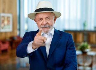 Lula propõe fim da escala 6×1 com jornada de 40 horas semanais e dois dias de descanso Lula propõe fim da escala 6x1 com jornada de 40 horas semanais e dois dias de descanso