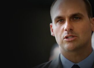 STF condena Eduardo Bolsonaro a inelegibilidade e a 4 anos de prisão STF condena Eduardo Bolsonaro a inelegibilidade e a 4 anos de prisão