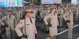 Governador sanciona lei que altera regras de promoção para militares Governador da Bahia sanciona lei que altera regras de promoção para policiais e bombeiros militares