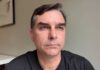 Flávio Bolsonaro defende EUA e diz que Lula ‘lambe as botas da China’ Flávio Bolsonaro defende EUA e diz que Lula 'lambe as botas da China'